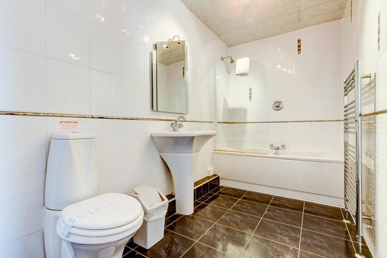 New Boston Guest Accommodation Флийтуд Екстериор снимка